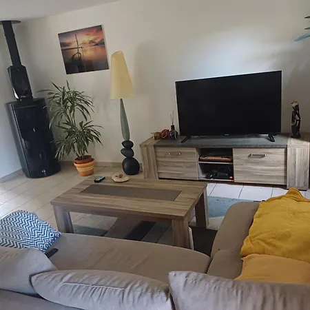 Maison Simple Et Chaleureuse 度假居 *