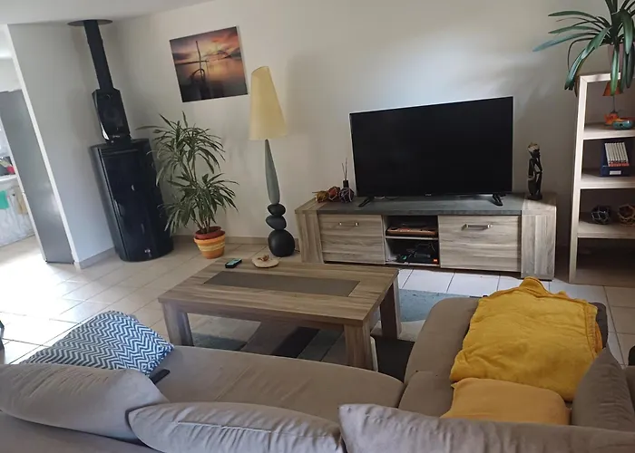 Maison Simple Et Chaleureuse 度假居 *